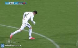 Enlace a Luuk Koopmans, portero del Den Haag anotó en el último minuto para su equipo por copa de Holanda. Lo ganaron en los penaltis.