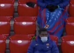 Enlace a Umtiti ya empezó a hacer yoga en el banquillo de lo poco que juega