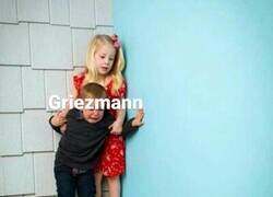 Enlace a Buen gesto del francés dejándole el penalti decisivo a Riqui Puig