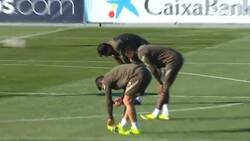 Enlace a El momento en el que se desmaya Dembélé en el entrenamiento con el Atleti