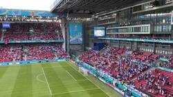 Enlace a Daneses y finlandeses cantanto 'Christian Eriksen'. Como hacían falta los fans. El fútbol es de ellos.