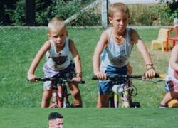 Enlace a Imagina lo que se siente al jugar una Eurocopa junto a tu hermano