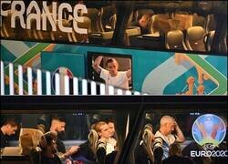 Enlace a El bus de Francia era un velorio con ruedas