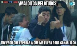 Enlace a Mientras tanto, Maradona desde el cielo