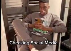 Enlace a Ilaix Moriba denuncia insultos racistas por no renovar con el Barça de esta forma: