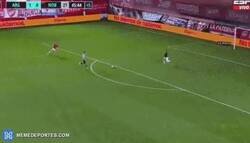 Enlace a Nico Reniero de Argentinos Jrs ha protagonizado un blooper tan tremendo que te pondrá de mal genio