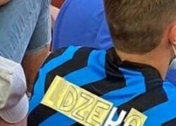 Enlace a Es época de reciclaje de camisetas.