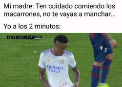 Enlace a Pasan los años y me sigue pasando