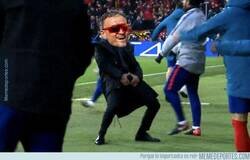 Enlace a Luis Enrique llegando a rueda de prensa