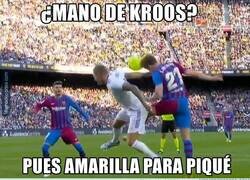 Enlace a No hay penalti. Viste de blanco.