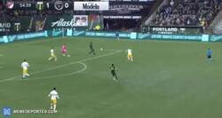 Enlace a Dairon Asprilla del Portland Timbers y un espectacular golazo que es candidato al Puskas