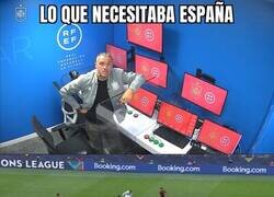 Enlace a Luis Enrique en el VAR