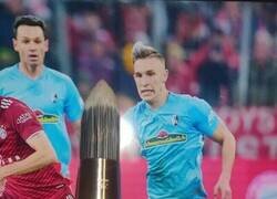 Enlace a Discusión: Schlotterbeck del Friburgo parece un pincel.