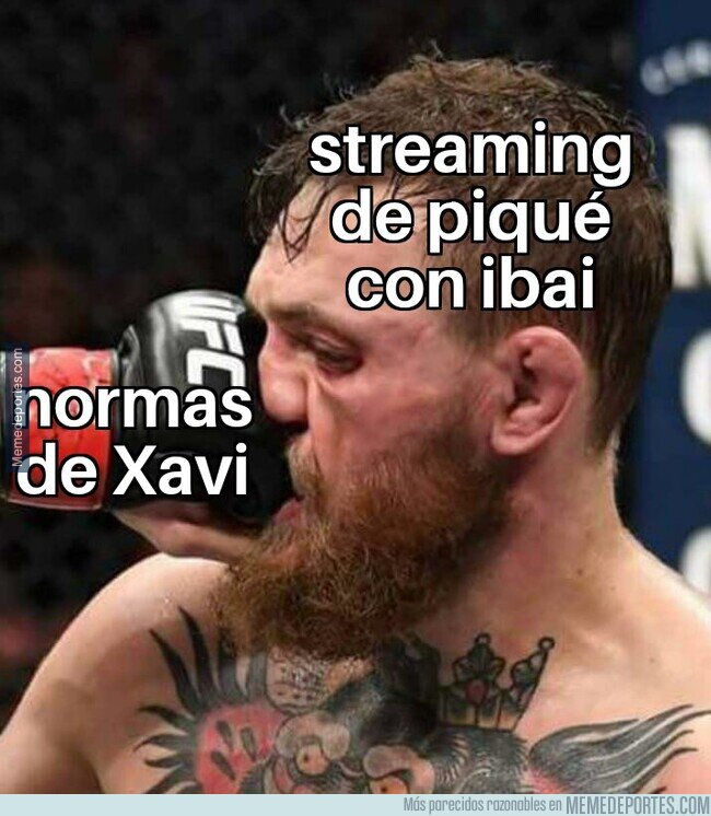1148467 - Xavi tomando buenas decisiones