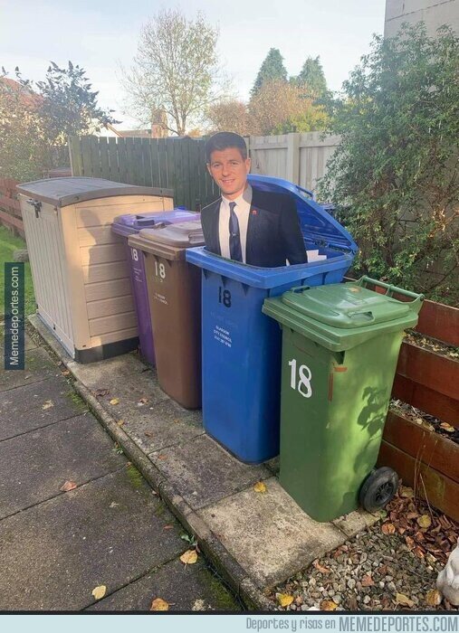 1148707 - Típico de los ingleses cuando alguien te abandona en el club