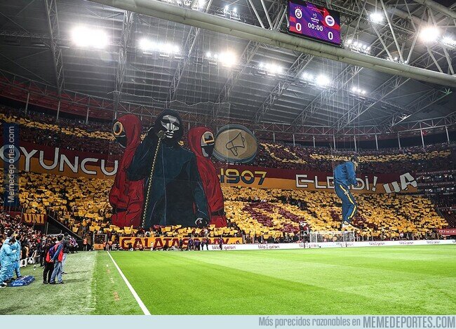 1149270 - Una vez más el Galatasaray dándonos cátedra de como se hace un tifo