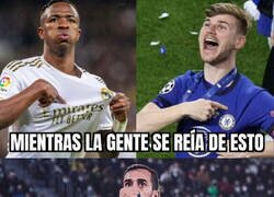 Enlace a Los jugadores no le aciertan al escudo