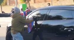 Enlace a Los tiktokers de Barcelona colman a Umtiti y le hacen bajar del coche. ¿Hasta cuándo?