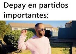 Enlace a Debe ser que le faltan tatuajes