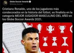 Enlace a NO ES BROMA. Globe Soccer cuenta como 'record' los seguidores en redes que consiguió CR7 y lo convirtió en un mérito.