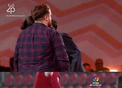 Enlace a El saludo entre Eto'o y Xavi que no se vio