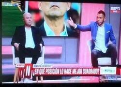 Enlace a Acostado, con ella encima.