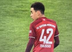 Enlace a Que raro escriben 'Musiala' estos alemanes. Debe ser bávaro...