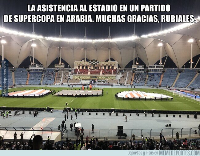 1153089 - La foto que sonrojó al Coliseo Alfonso Pérez