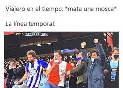 Enlace a Un aficionado con la camiseta del Depor celebrando un gol del Celta