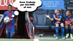 Enlace a Refuerzo de lujo para los recoge pelotas culés