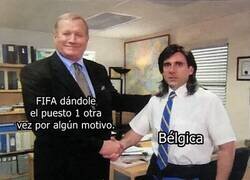 Enlace a Aquí sucede algo extraño