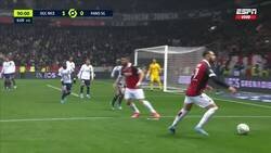 Enlace a El mundo de cabeza. Neymar se pica con un rival por hacer una filigrana al final del partido.