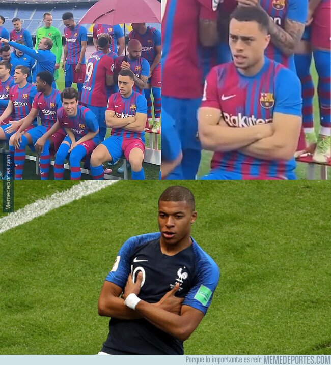 1157118 - Guiño de Sergiño Dest a Mbappé