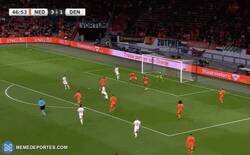 Enlace a DE PELÍCULA. Eriksen anota a los 2 minutos de ingresar en su regreso con Dinamarca.