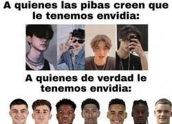 Enlace a Jóvenes, jugones y guapos