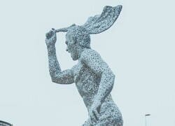 Enlace a ¿Por qué la estatua del Kun tiene un machete?