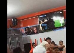 Enlace a Mientras tanto, en algún local de Barranquilla...
