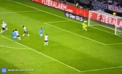 Enlace a Qué pedazo de portero es Manuel Neuer