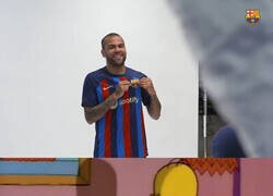 Enlace a Le hicieron las fotos con la camiseta de la próxima temporada para nada