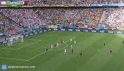 Enlace a Se cumplen 8 años de esta joya. Cristiano incapaz de superar una barrera... de un solo hombre