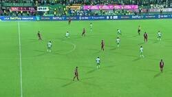 Enlace a Yerson Candelo de Atlético Nacional anota un gol desde más de 60 metros. Muy serio candidato a Puskas.