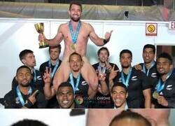 Enlace a Este perdió una apuesta