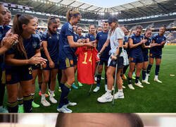 Enlace a El homenaje de la selección a la lesionada Alexia