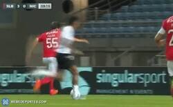 Enlace a Increíble el penalti que se comió el VAR contra el Benfica. Esto no puede seguir pasando.