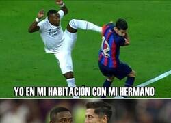 Enlace a Eso o mamá nos casca a los dos