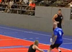 Enlace a El amague que me hizo lesionar a mi compañero