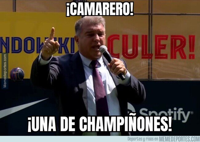 1167124 - Laporta presentando a Lewandowski me recordó a Pepe Reina en la celebración del mundial