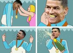 Enlace a Cristiano celebrando una nominación al balón de oro. La vara esta por el suelo.