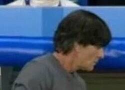 Enlace a No le gustó un pelo ese saludo