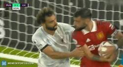 Enlace a Asqueroso que Bruno Fernandes zafara de la tarjeta amarilla después de esto.